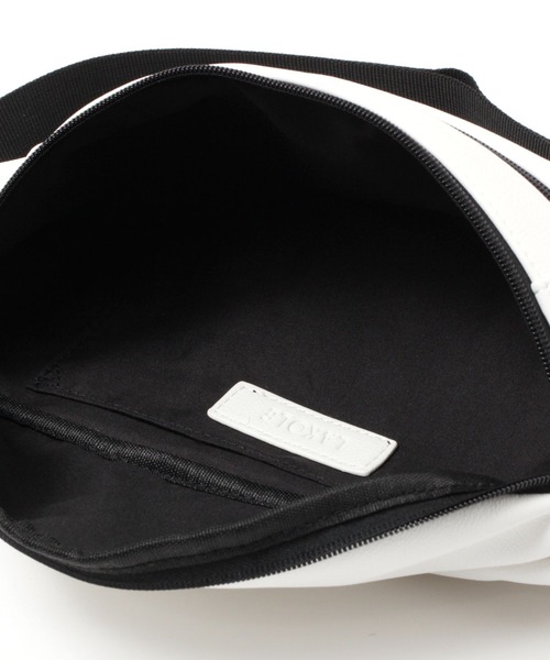 LAKOLE（ラコレ）の「フェイクレザーボディバッグ / 162555（ボディバッグ/ウエストポーチ・メンズ・ホワイト/ブラック・FREE）」の17枚目の写真