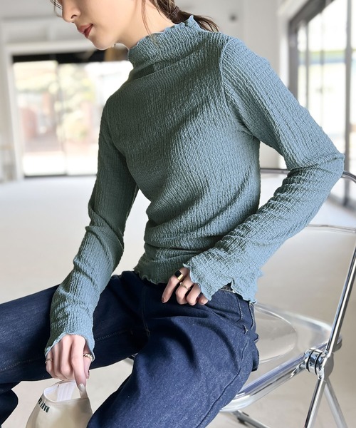 classicalelf(クラシカルエルフ)の「大人のこなれ感。2wayポコポコメローハイネックトップス(Tシャツ/カットソー・レディース・ブルー/ブラック/グレイッシュベージュ/ホワイト/グリーン/パープル/ネイビー・LARGE/MEDIUM/SMALL/X-LARGE)」の12枚目の写真