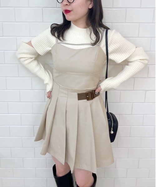 OLIVE des OLIVE(オリーブデオリーブ)の「コンパクトストラップビスチェ(キャミソール・レディース・ブラック/ベージュ/ネイビー・FREE)」の13枚目の写真