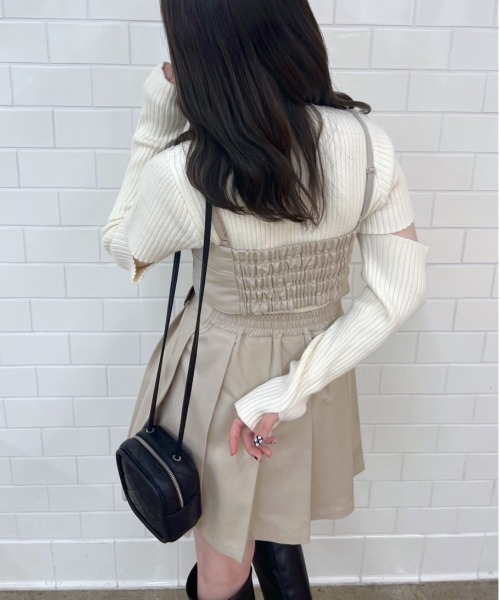 OLIVE des OLIVE(オリーブデオリーブ)の「コンパクトストラップビスチェ(キャミソール・レディース・ブラック/ベージュ/ネイビー・FREE)」の14枚目の写真