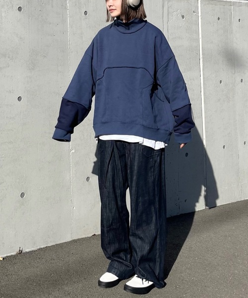 shesame(シーセム)の「エルボーパッチ付き裏毛ハイネック切り替えルーズスウェット(スウェット・レディース・ブラック/ネイビー・MEDIUM/LARGE)」の16枚目の写真