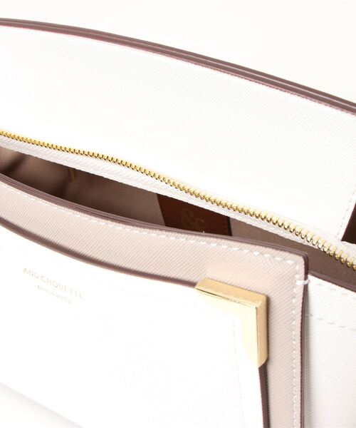 & chouette(アンドシュエット)の「オリジナルコーナー金具ショルダーバッグ(ショルダーバッグ・レディース・ミント/ホワイト/ピンク/ブラウン・FREE)」の5枚目の写真