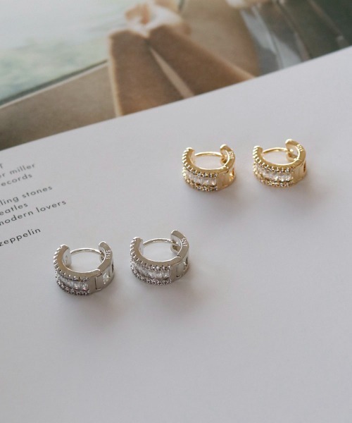 girl(ガール)の「ラインストーン&クリアビジューミニフープピアス 結婚式 パーティー お呼ばれ オケージョン(ピアス(両耳用)・レディース・ゴールド/シルバー・FREE)」の3枚目の写真
