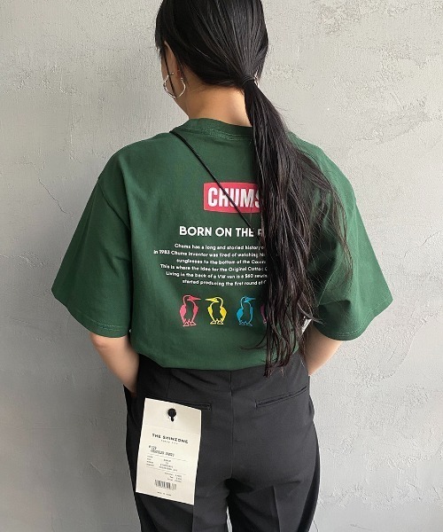 CHUMS（チャムス）の「[CHUMS/チャムス] 別注 ヒストリーロゴ バックプリントTシャツ（Tシャツ/カットソー・レディース・ホワイト/ダークグリーン/ブラック・XXL/S/M/L/XL）」の3枚目の写真