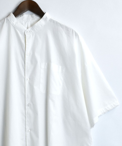 おしゃれスタ（オシャレスタ）の「ブロード バンドカラービッグ半袖シャツ【IR】（シャツ/ブラウス・メンズ・ホワイト/グレイッシュベージュ/サックスブルー/イエロー系その他/ブルー系その他/ブラック/パープル系その他/ブラック系その他/グリーン系その他/ホワイト系その他/グリーン・M/XL/L）」の2枚目の写真