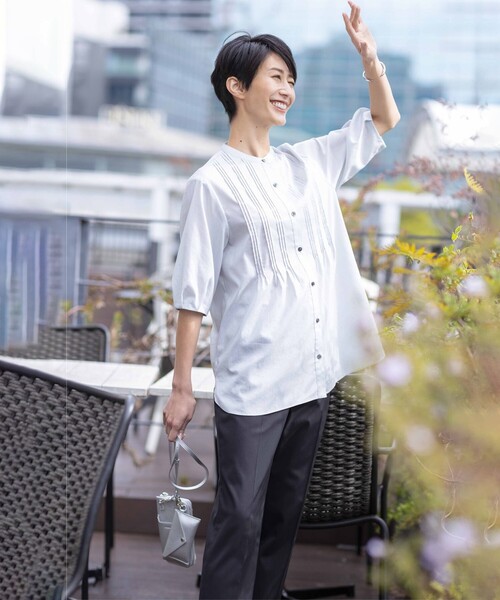 J.PRESS Ladies(J.プレス レディス)の「【WEB限定・洗える】ラミーポプリン ピンタック ブラウス(シャツ/ブラウス・レディース・ライトグレー系/ベージュ系/ネイビー系・XS)」の4枚目の写真
