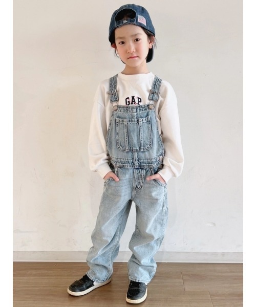 GAP（ギャップ）の「ウォッシュウェル デニムオーバーオール (キッズ)（サロペット/オーバーオール・キッズ・ライトインディゴブルー・130cm/140cm/110cm/160cm/150cm/120cm）」の5枚目の写真