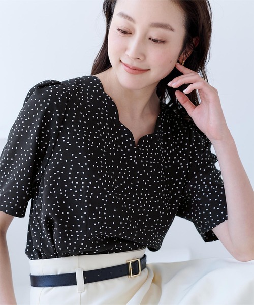 UR'S（ユアーズ）の「Vネックスカラップタックスリーブトップス（Tシャツ/カットソー・レディース・ホワイト/ブラック/ブラック系その他・S/M/L）」の20枚目の写真