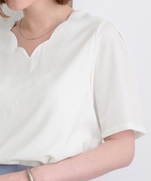 UR'S（ユアーズ）の「Vネックスカラップタックスリーブトップス（Tシャツ/カットソー・レディース・ホワイト/ブラック/ブラック系その他・S/M/L）」の22枚目の写真