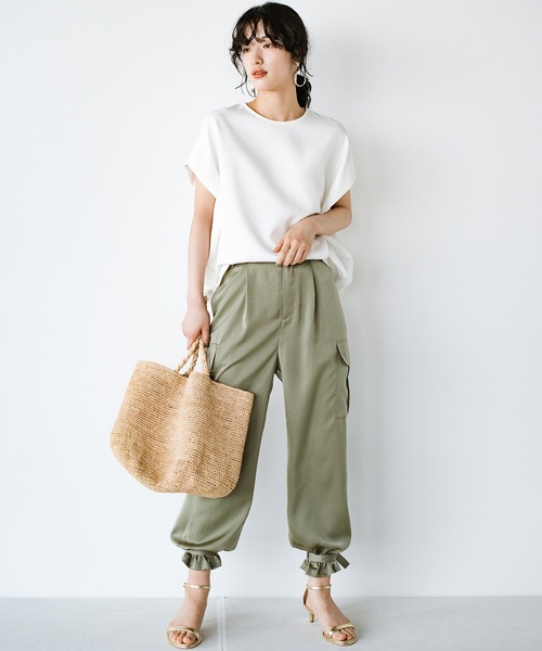 haco!(ハコ)の「さっとはくだけ理想のバランス!美脚フィルターパンツ(その他パンツ・レディース・カーキ/グレー・SMALL/MEDIUM/LARGE/X-LARGE)」の9枚目の写真