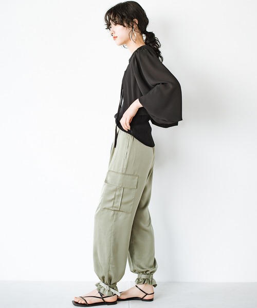 haco!(ハコ)の「さっとはくだけ理想のバランス!美脚フィルターパンツ(その他パンツ・レディース・カーキ/グレー・SMALL/MEDIUM/LARGE/X-LARGE)」の12枚目の写真