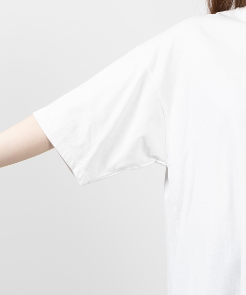 Mac-House(マックハウス)の「UNDERWRAPS アンダーラップス ラウンドヘムビッグシルエットTシャツ(Tシャツ/カットソー・レディース・ホワイト/グレイッシュベージュ/ブラック・フリー)」の15枚目の写真