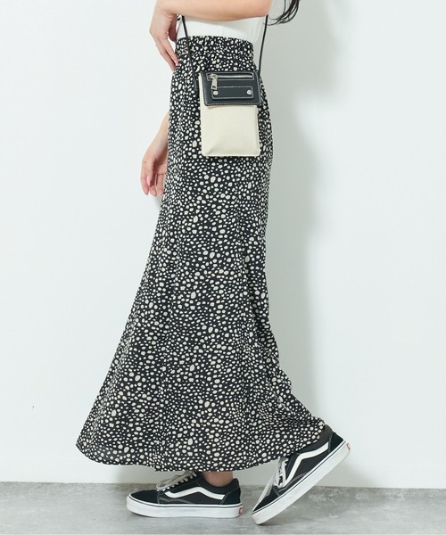 ANAP(アナップ)の「ダルメシアン柄マーメイドスカート(スカート・レディース・ブラック/ブルー/アイボリー・FREE)」の3枚目の写真