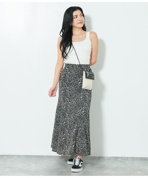 ANAP(アナップ)の「ダルメシアン柄マーメイドスカート(スカート・レディース・ブラック/ブルー/アイボリー・FREE)」の6枚目の写真