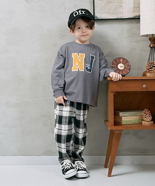 b・ROOM(ビールーム)の「【型崩れしないやわらかコットン】アソートロゴTシャツ(Tシャツ/カットソー・キッズ・アイボリー/グレイッシュベージュ/モスグリーン/ネイビー/マスタード/チャコール・100cm/110cm/120cm/130cm/140cm/150cm)」の9枚目の写真