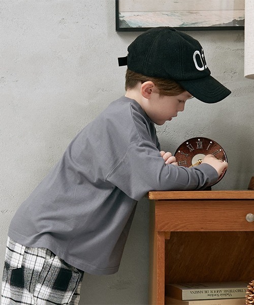 b・ROOM(ビールーム)の「【型崩れしないやわらかコットン】アソートロゴTシャツ(Tシャツ/カットソー・キッズ・アイボリー/グレイッシュベージュ/モスグリーン/ネイビー/マスタード/チャコール・100cm/110cm/120cm/130cm/140cm/150cm)」の10枚目の写真