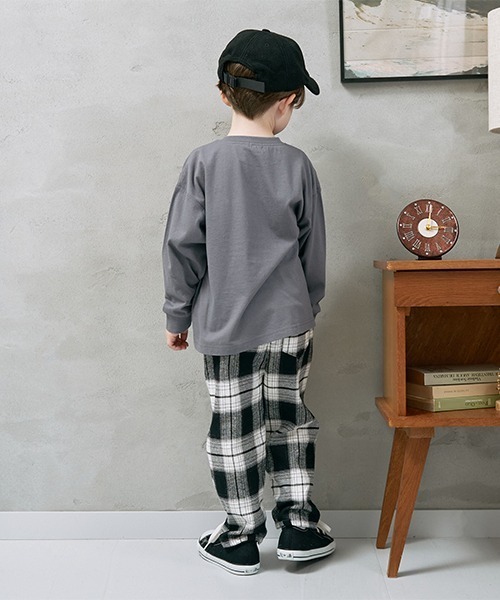 b・ROOM(ビールーム)の「【型崩れしないやわらかコットン】アソートロゴTシャツ(Tシャツ/カットソー・キッズ・アイボリー/グレイッシュベージュ/モスグリーン/ネイビー/マスタード/チャコール・100cm/110cm/120cm/130cm/140cm/150cm)」の11枚目の写真