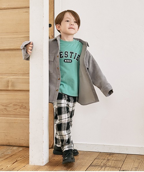 b・ROOM(ビールーム)の「【型崩れしないやわらかコットン】アソートロゴTシャツ(Tシャツ/カットソー・キッズ・アイボリー/グレイッシュベージュ/モスグリーン/ネイビー/マスタード/チャコール・100cm/110cm/120cm/130cm/140cm/150cm)」の13枚目の写真