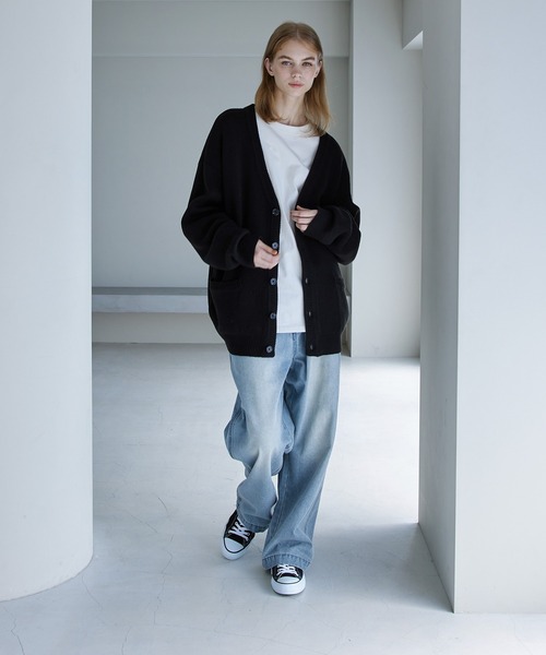 SERACE(セラス)の「【SERACE】Loose silhouette volume knit cardigan / ルーズシルエットボリュームニットカーディガン(カーディガン/ボレロ・メンズ・ホワイト/ブラック/モカ・M/L)」の4枚目の写真