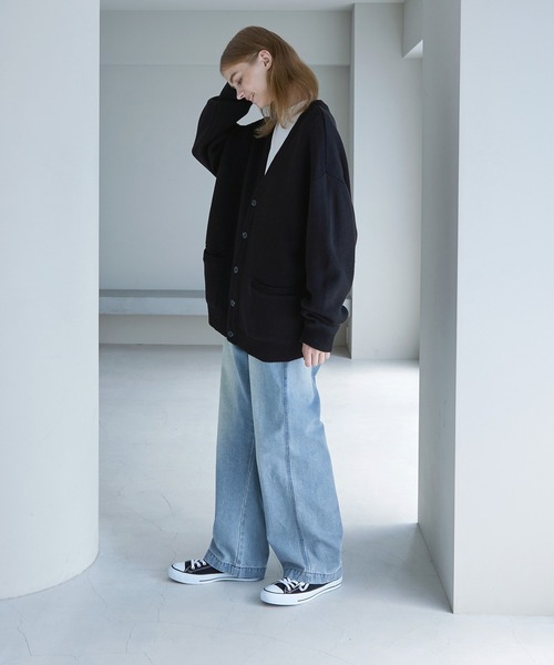 SERACE(セラス)の「【SERACE】Loose silhouette volume knit cardigan / ルーズシルエットボリュームニットカーディガン(カーディガン/ボレロ・メンズ・ホワイト/ブラック/モカ・M/L)」の6枚目の写真