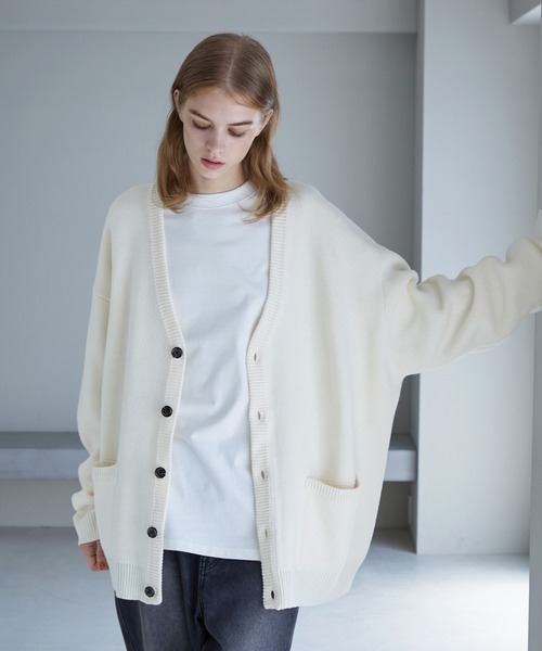 SERACE(セラス)の「【SERACE】Loose silhouette volume knit cardigan / ルーズシルエットボリュームニットカーディガン(カーディガン/ボレロ・メンズ・ホワイト/ブラック/モカ・M/L)」の21枚目の写真