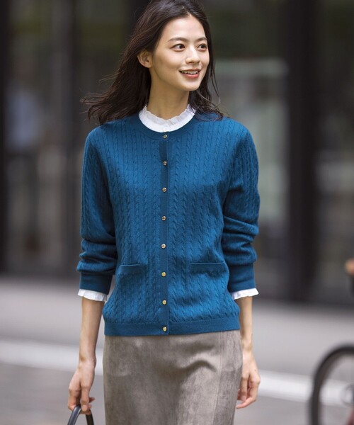 J.PRESS Ladies(J.プレス レディス)の「【洗える】KNIT BASIC クルーネック カーディガン(カーディガン/ボレロ・レディース・ワイン系/ベージュ系/グリーン系/グレー系/ネイビー系・SMALL)」の3枚目の写真