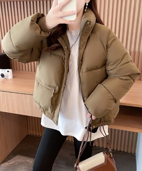 MAISON BREEZE（メゾンブリーズ）の「【MAISON BREEZE】ボリュームスタンドカラー中綿ダウンジャケット KNF037（ダウンジャケット/コート・レディース・ホワイト/ブラック/ベージュ・FREE）」の3枚目の写真