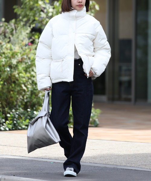 MAISON BREEZE（メゾンブリーズ）の「【MAISON BREEZE】ボリュームスタンドカラー中綿ダウンジャケット KNF037（ダウンジャケット/コート・レディース・ホワイト/ブラック/ベージュ・FREE）」の19枚目の写真