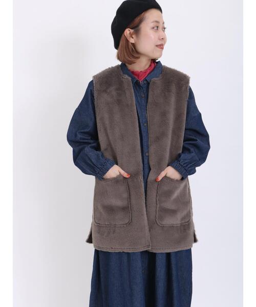 Samansa Mos2（サマンサ モスモス）の「フェイクムートンリバーシブルベスト（ベスト・レディース・ベージュ/チャコールグレー/キナリ・F）」の3枚目の写真