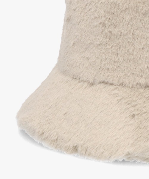 OVERRIDE(オーバーライド)の「OVERRIDE FAKEFUR BUCKET HAT SGP / オーバーライド(ハット・レディース・ホワイト/ベージュ/ブラック/ブラウン系/ホワイト系・58cm)」の19枚目の写真