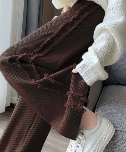 kirakiraShop（キラキラショップ）の「[低身長向けサイズあり] トレンドの長め丈で垢抜ける。サイド フリンジ ニット パンツ（その他パンツ・レディース・ブラック/ベージュ/オフホワイト/ブラウン/杢グレー/チャコール/ブルー系・FREE/FS）」の6枚目の写真