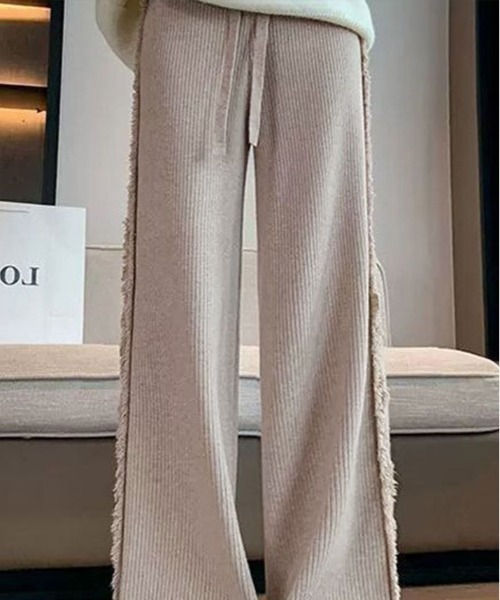 kirakiraShop（キラキラショップ）の「[低身長向けサイズあり] トレンドの長め丈で垢抜ける。サイド フリンジ ニット パンツ（その他パンツ・レディース・ブラック/ベージュ/オフホワイト/ブラウン/杢グレー/チャコール/ブルー系・FREE/FS）」の9枚目の写真