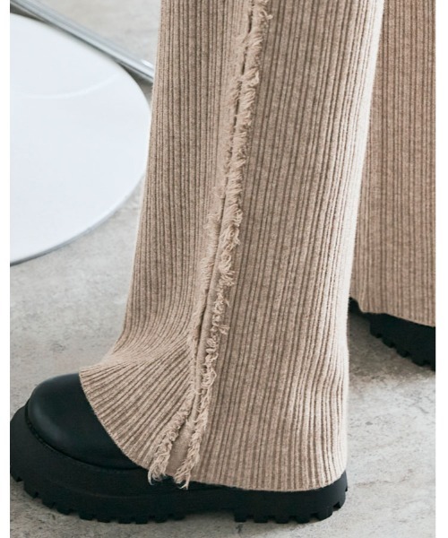 kirakiraShop（キラキラショップ）の「[低身長向けサイズあり] トレンドの長め丈で垢抜ける。サイド フリンジ ニット パンツ（その他パンツ・レディース・ブラック/ベージュ/オフホワイト/ブラウン/杢グレー/チャコール/ブルー系・FREE/FS）」の14枚目の写真