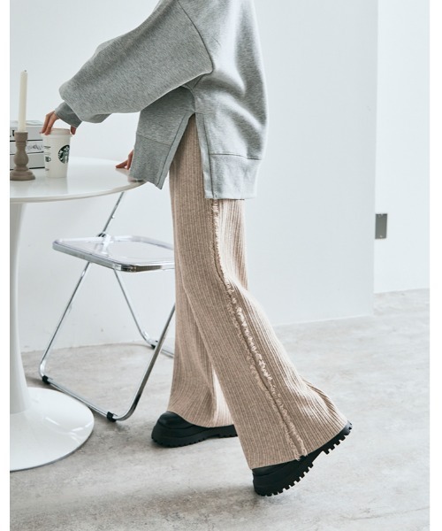 kirakiraShop（キラキラショップ）の「[低身長向けサイズあり] トレンドの長め丈で垢抜ける。サイド フリンジ ニット パンツ（その他パンツ・レディース・ブラック/ベージュ/オフホワイト/ブラウン/杢グレー/チャコール/ブルー系・FREE/FS）」の20枚目の写真
