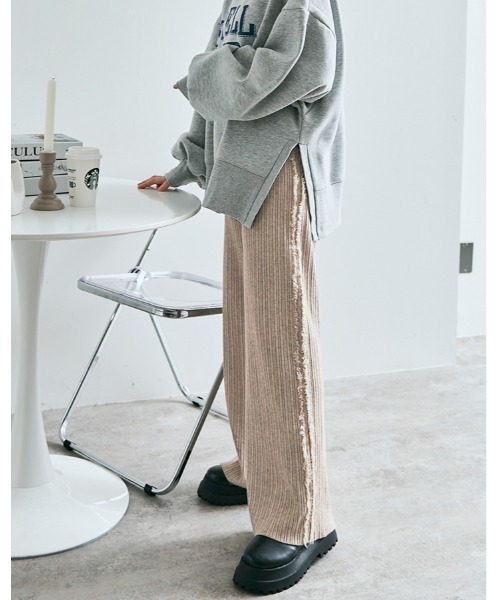 kirakiraShop（キラキラショップ）の「[低身長向けサイズあり] トレンドの長め丈で垢抜ける。サイド フリンジ ニット パンツ（その他パンツ・レディース・ブラック/ベージュ/オフホワイト/ブラウン/杢グレー/チャコール/ブルー系・FREE/FS）」の21枚目の写真