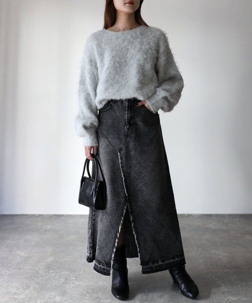 Riberry(リベリー)の「デニムスリットフリンジロングスカート(スカート・レディース・ブラック/ブルー/グレー・MEDIUM)」の17枚目の写真