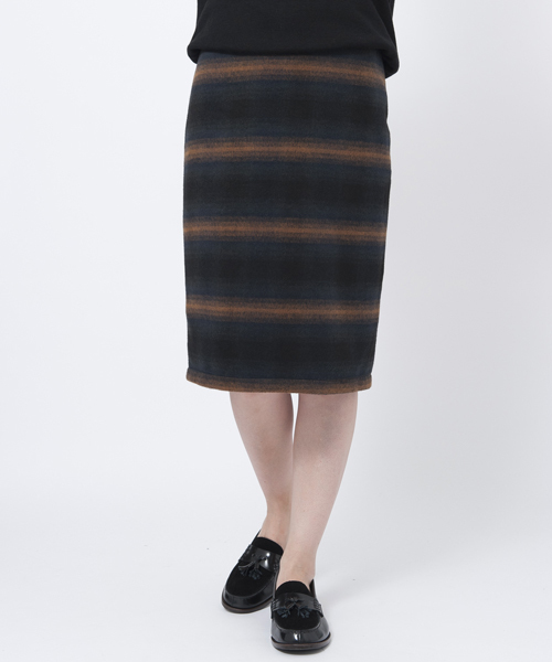 MILKFED.(ミルクフェド)の「WOOL PLAID PENCIL SKIRT(ウール/チェック/スカート/タイト)(スカート・レディース・ブラウン/レッド・SMALL/MEDIUM)」の2枚目の写真
