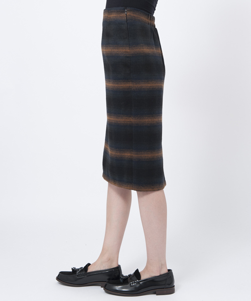 MILKFED.(ミルクフェド)の「WOOL PLAID PENCIL SKIRT(ウール/チェック/スカート/タイト)(スカート・レディース・ブラウン/レッド・SMALL/MEDIUM)」の3枚目の写真