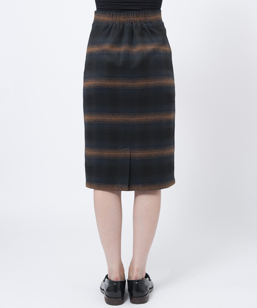 MILKFED.(ミルクフェド)の「WOOL PLAID PENCIL SKIRT(ウール/チェック/スカート/タイト)(スカート・レディース・ブラウン/レッド・SMALL/MEDIUM)」の4枚目の写真