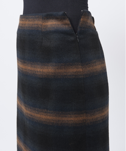 MILKFED.(ミルクフェド)の「WOOL PLAID PENCIL SKIRT(ウール/チェック/スカート/タイト)(スカート・レディース・ブラウン/レッド・SMALL/MEDIUM)」の5枚目の写真