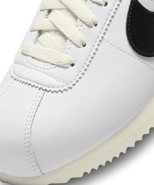 NIKE(ナイキ)の「NIKE CORTEZ DN1791-100(スニーカー・メンズ・ホワイト・23.5cm/24cm/25cm)」の3枚目の写真