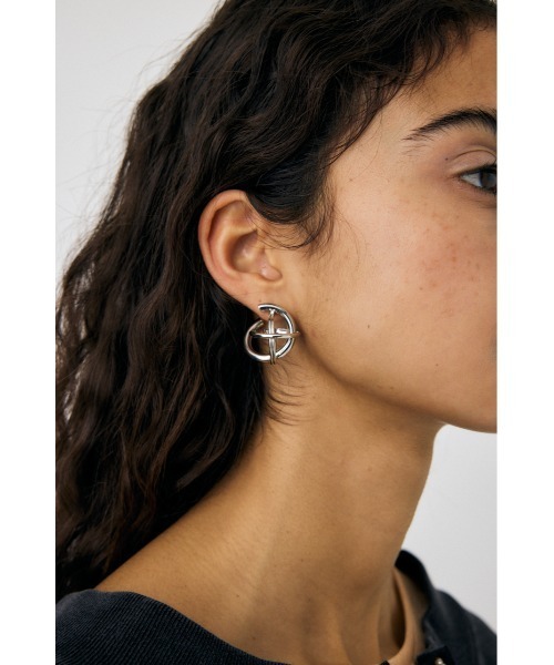 MOUSSY（マウジー）の「OVERLAPPING CIRCLES ピアス（ピアス（両耳用）・レディース・シルバー/ゴールド・FREE）」の2枚目の写真