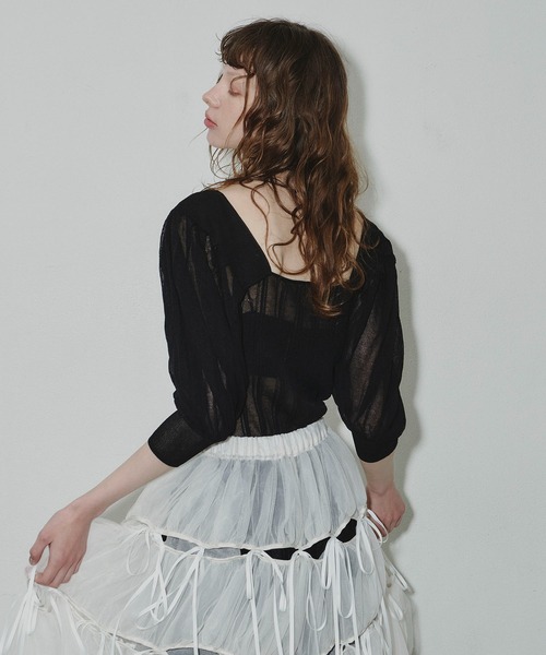 J1U by LA BELLE ETUDE(ジユウバイラベルエチュード)の「パフスリーブシアーニット(Tシャツ/カットソー・レディース・ブラック/グレー/ブルー/ホワイト/レッド・FREE)」の16枚目の写真