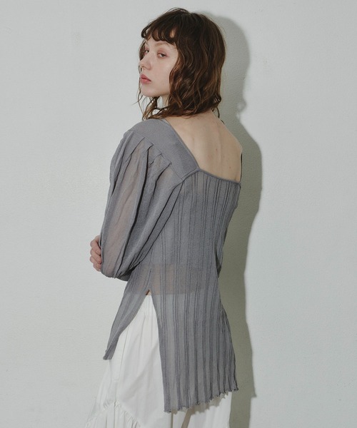 J1U by LA BELLE ETUDE(ジユウバイラベルエチュード)の「パフスリーブシアーニット(Tシャツ/カットソー・レディース・ブラック/グレー/ブルー/ホワイト/レッド・FREE)」の12枚目の写真