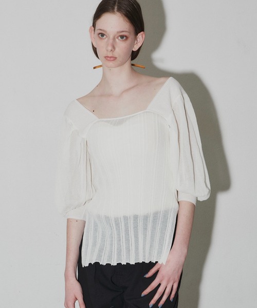 J1U by LA BELLE ETUDE(ジユウバイラベルエチュード)の「パフスリーブシアーニット(Tシャツ/カットソー・レディース・ブラック/グレー/ブルー/ホワイト/レッド・FREE)」の20枚目の写真