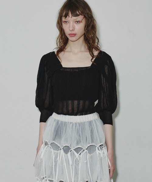J1U by LA BELLE ETUDE(ジユウバイラベルエチュード)の「パフスリーブシアーニット(Tシャツ/カットソー・レディース・ブラック/グレー/ブルー/ホワイト/レッド・FREE)」の10枚目の写真