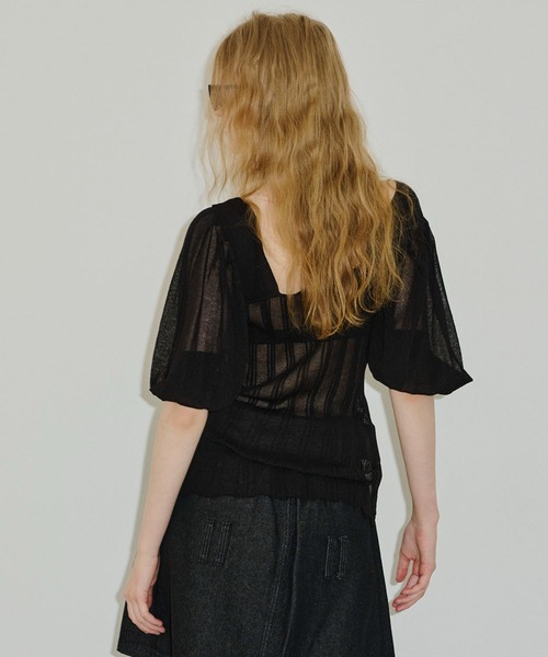 J1U by LA BELLE ETUDE(ジユウバイラベルエチュード)の「パフスリーブシアーニット(Tシャツ/カットソー・レディース・ブラック/グレー/ブルー/ホワイト/レッド・FREE)」の9枚目の写真