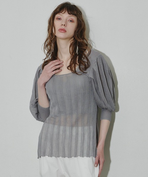 J1U by LA BELLE ETUDE(ジユウバイラベルエチュード)の「パフスリーブシアーニット(Tシャツ/カットソー・レディース・ブラック/グレー/ブルー/ホワイト/レッド・FREE)」の11枚目の写真