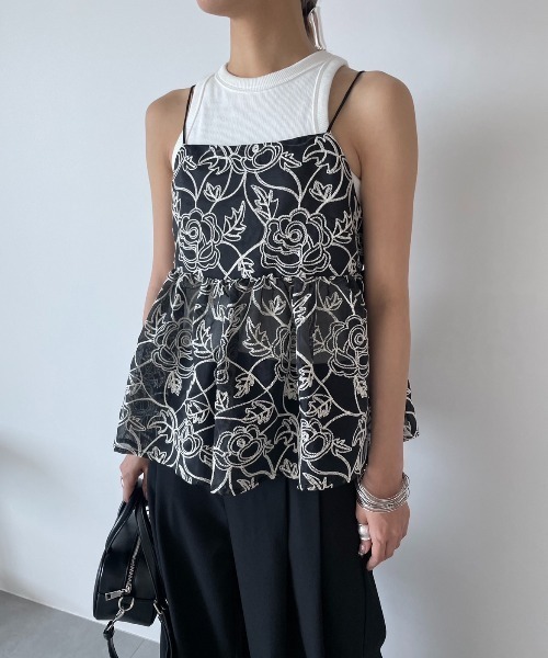 AIC.(エーアイシー)の「シアーフラワー刺繍キャミソール(キャミソール・レディース・ブラック/アイボリー・FREE)」の8枚目の写真