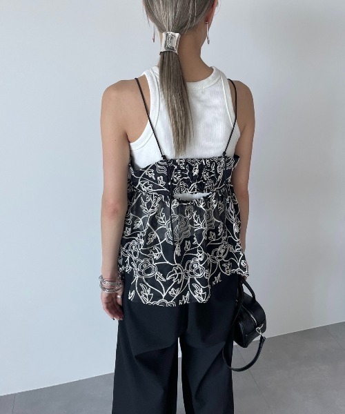 AIC.(エーアイシー)の「シアーフラワー刺繍キャミソール(キャミソール・レディース・ブラック/アイボリー・FREE)」の9枚目の写真